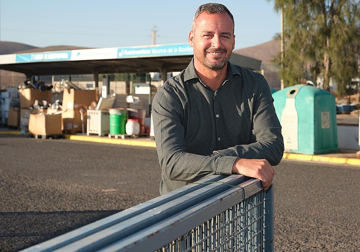 Enrique Pérez ha pasado de la política municipal al área de Residuos.