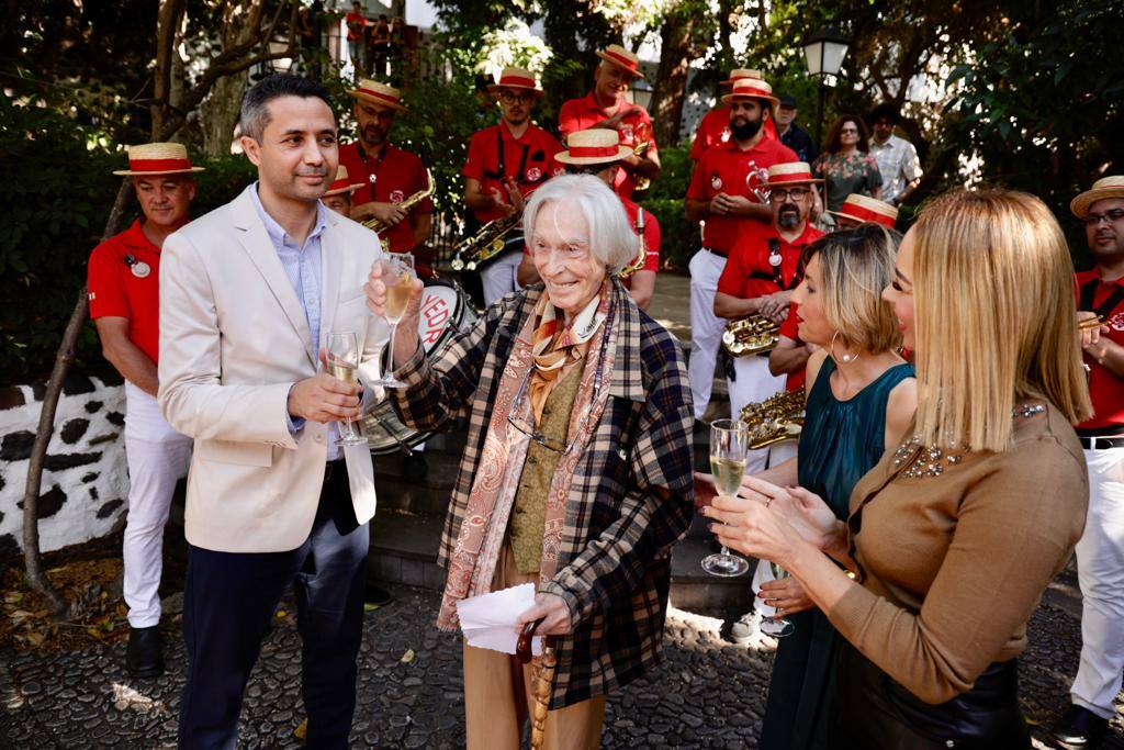 Un brindis por los 90 años de Dámaso