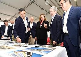 La visita de Clavijo al puerto de La Luz, en imágenes