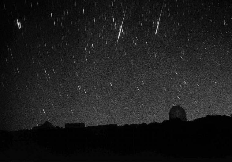 Imagen de estrellas fugaces.