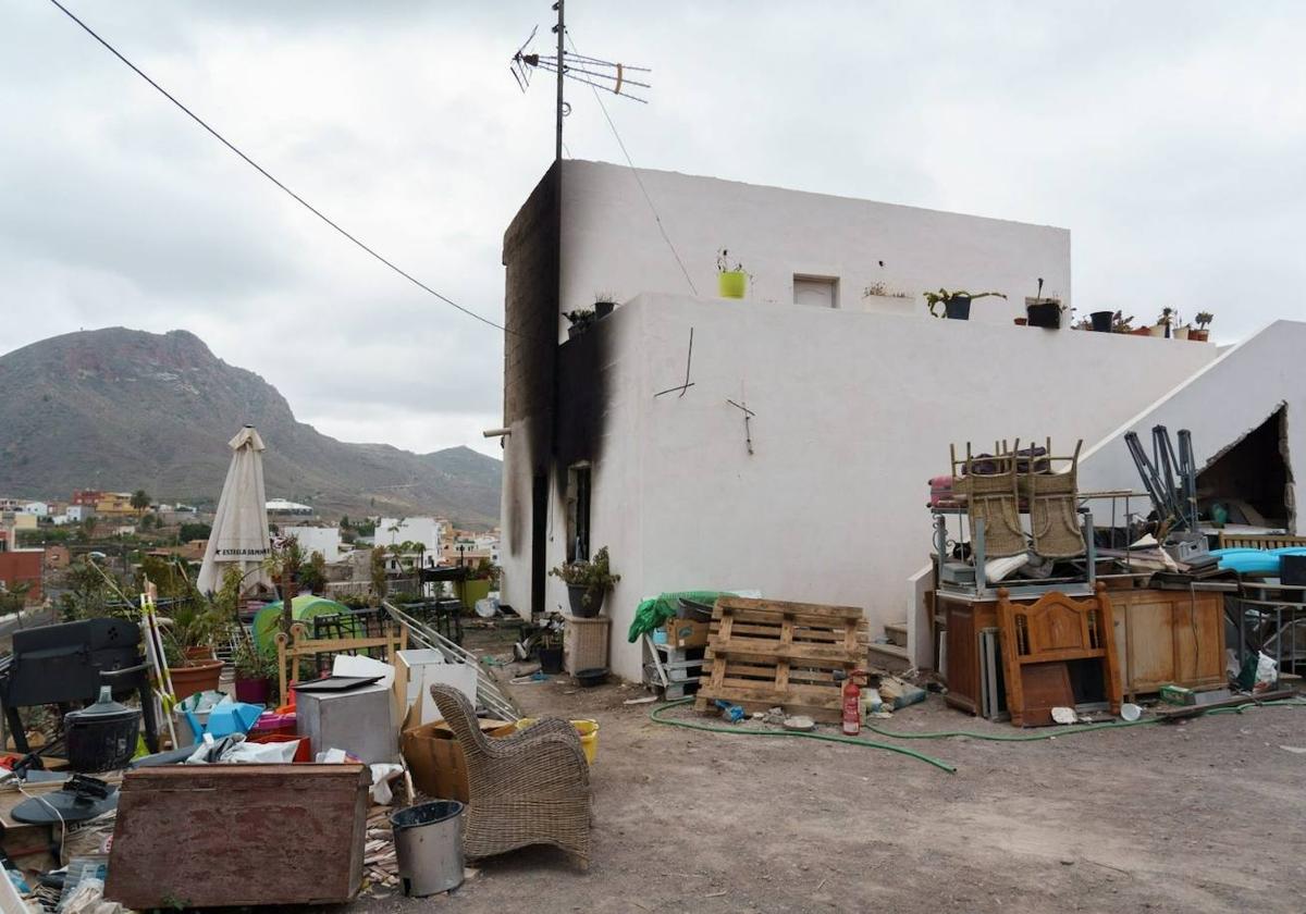 Imagen de la casa incendiada en Tenerife.