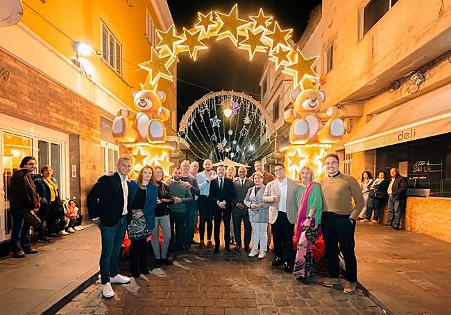 El alcalde de la ciudad, Teodoro Sosa, no quiso perderse la inauguración.