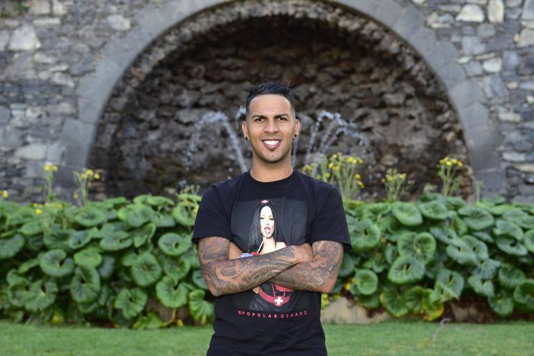 El álbum de Jonathan Viera en la UD