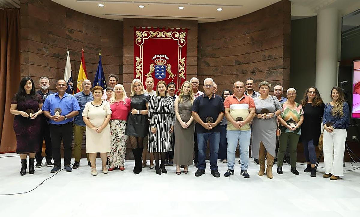 Donantes homenajeados en el Parlamento de Canarias.