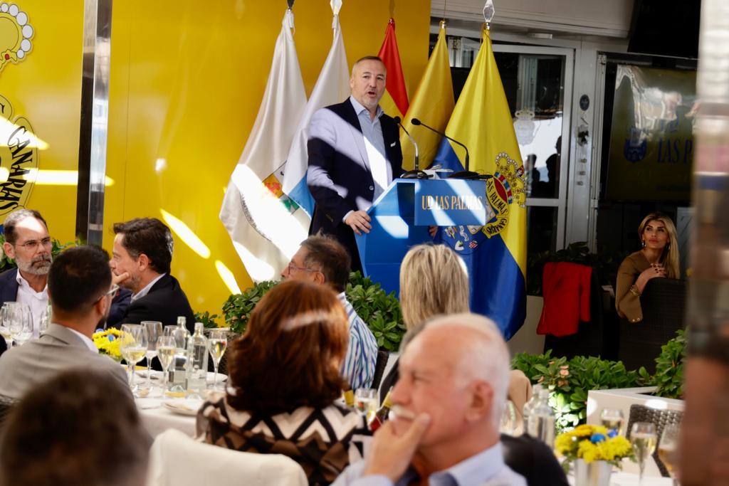 La UD Las Palmas ofrece su tradicional cóctel de Navidad