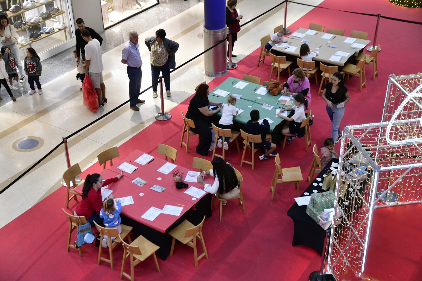 Frenesí comercial en Navidad