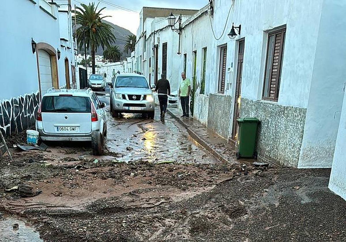 Las intensas lluvias causan estragos en Lanzarote y Fuerteventura