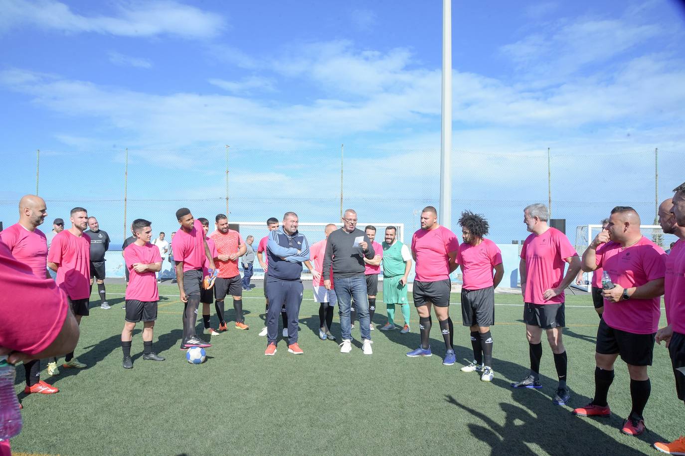 Clavijo, todo un futbolista en un encuentro solidario