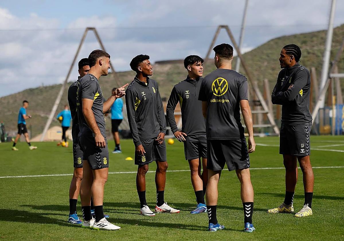 Imagen de un entrenamiento de la UD en Barranco Seco.