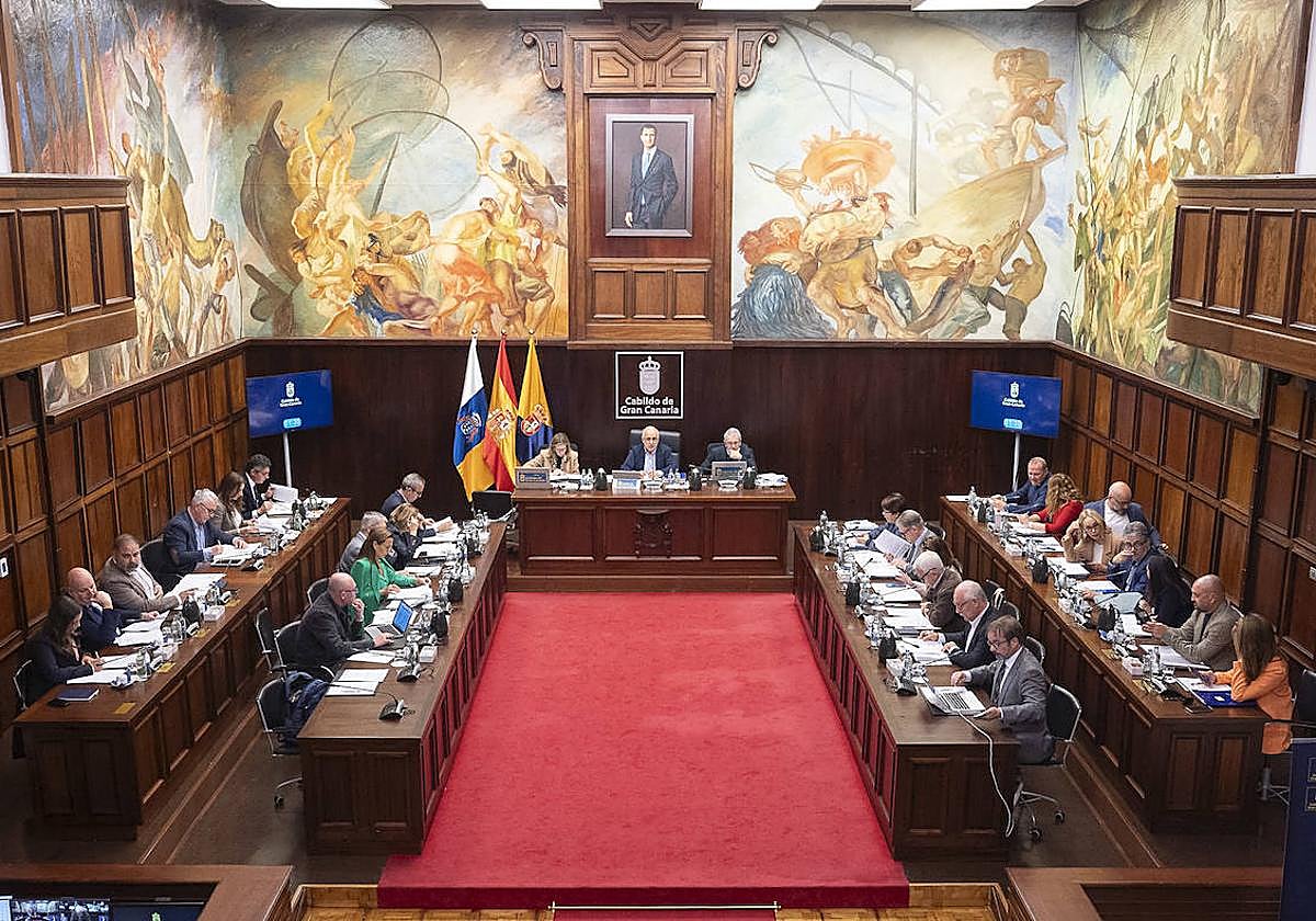 Imagen del último pleno celebrado por el Cabildo de Gran Canaria, el pasado viernes.