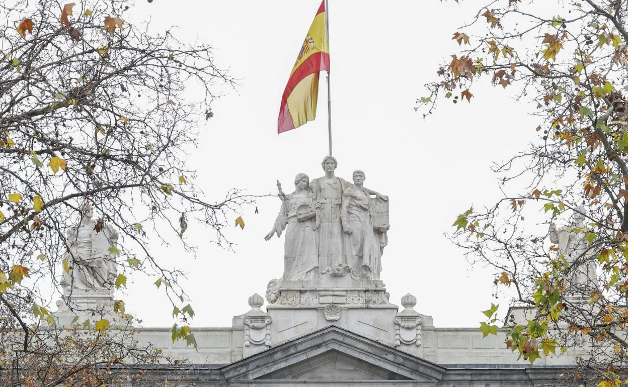 Condenan a un padre que violó a su hija durante seis años y a la que llegó  a dejar embarazada | Canarias7