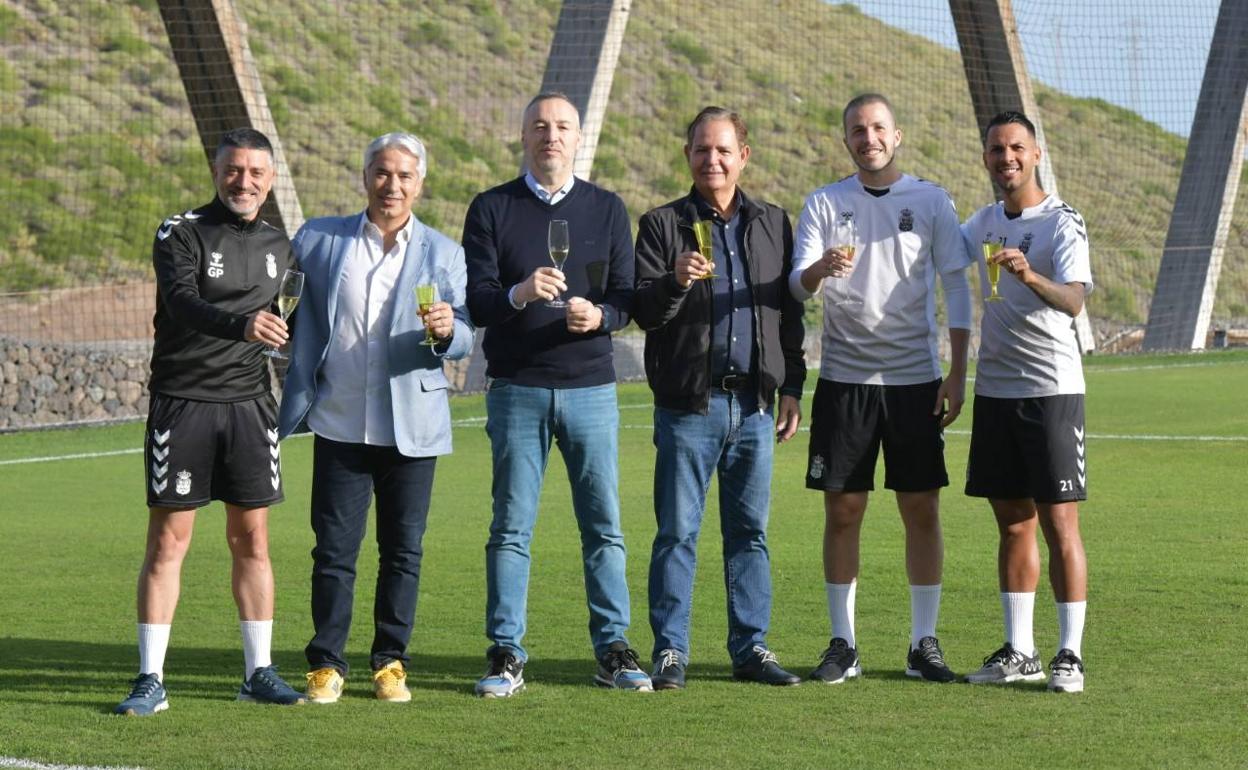 García Pimienta, Patricio Viñayo, Miguel Ángel Ramírez, Nicolás Ortega, Kirian y Viera. 