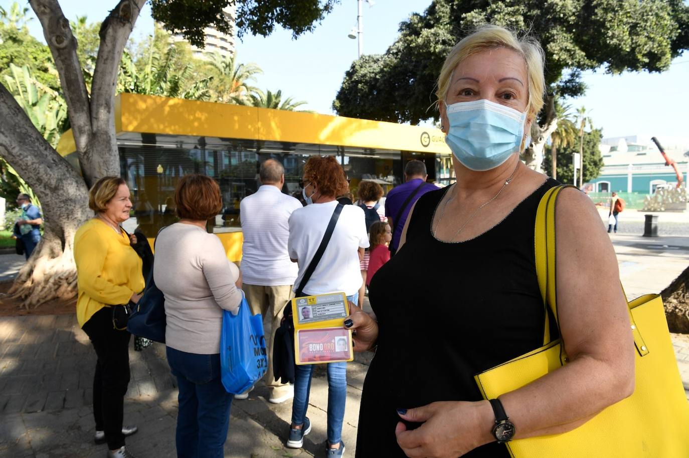 Fotos: Colas en la estación de Santa Catalina por la gratuidad de los bonos