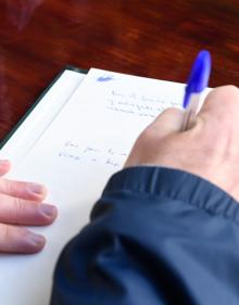 Imagen secundaria 2 - Ya puede anotar sus condolencias por Benedicto XVI en la sede del Obispado de Canarias