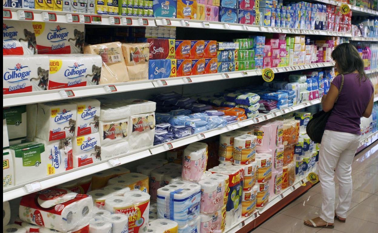 Imagen de un establecimiento de Arrecife de Lanzarote, con productos importados y sometidos a un Aiem del 15%. 