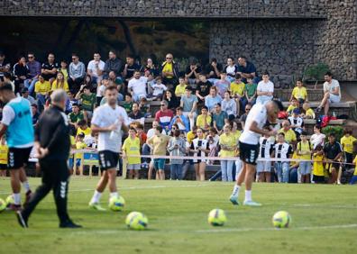 Imagen secundaria 1 - Delirio por ver al líder en Barranco Seco