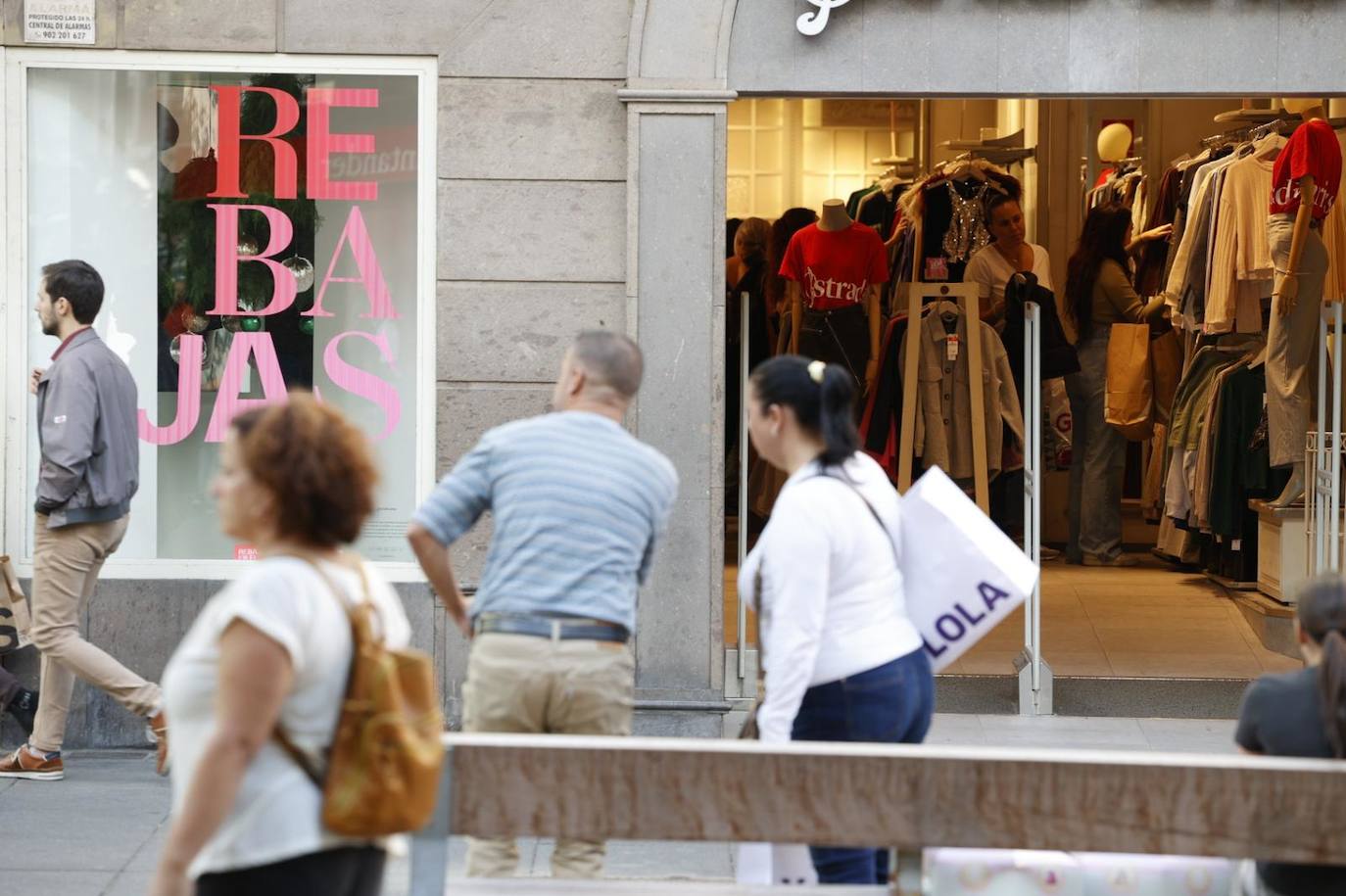 Imagen de la zona comercial de Mesa y López esta mañana. 