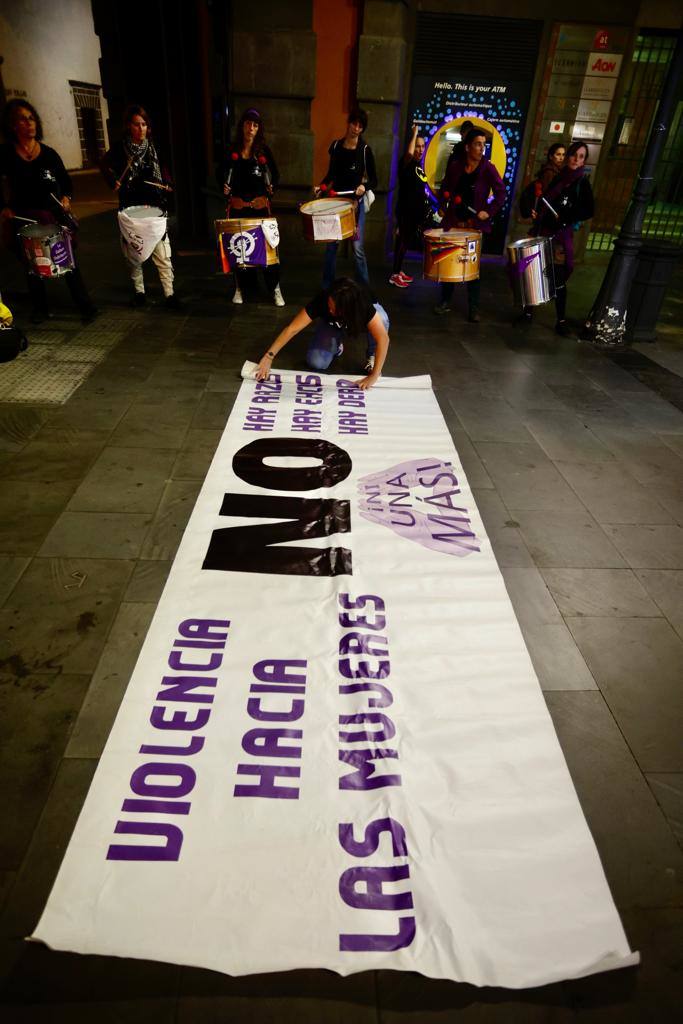 Fotos: Concentración de la Red Feminista de Gran Canaria en repulsa por el asesinato machista en Tenerife