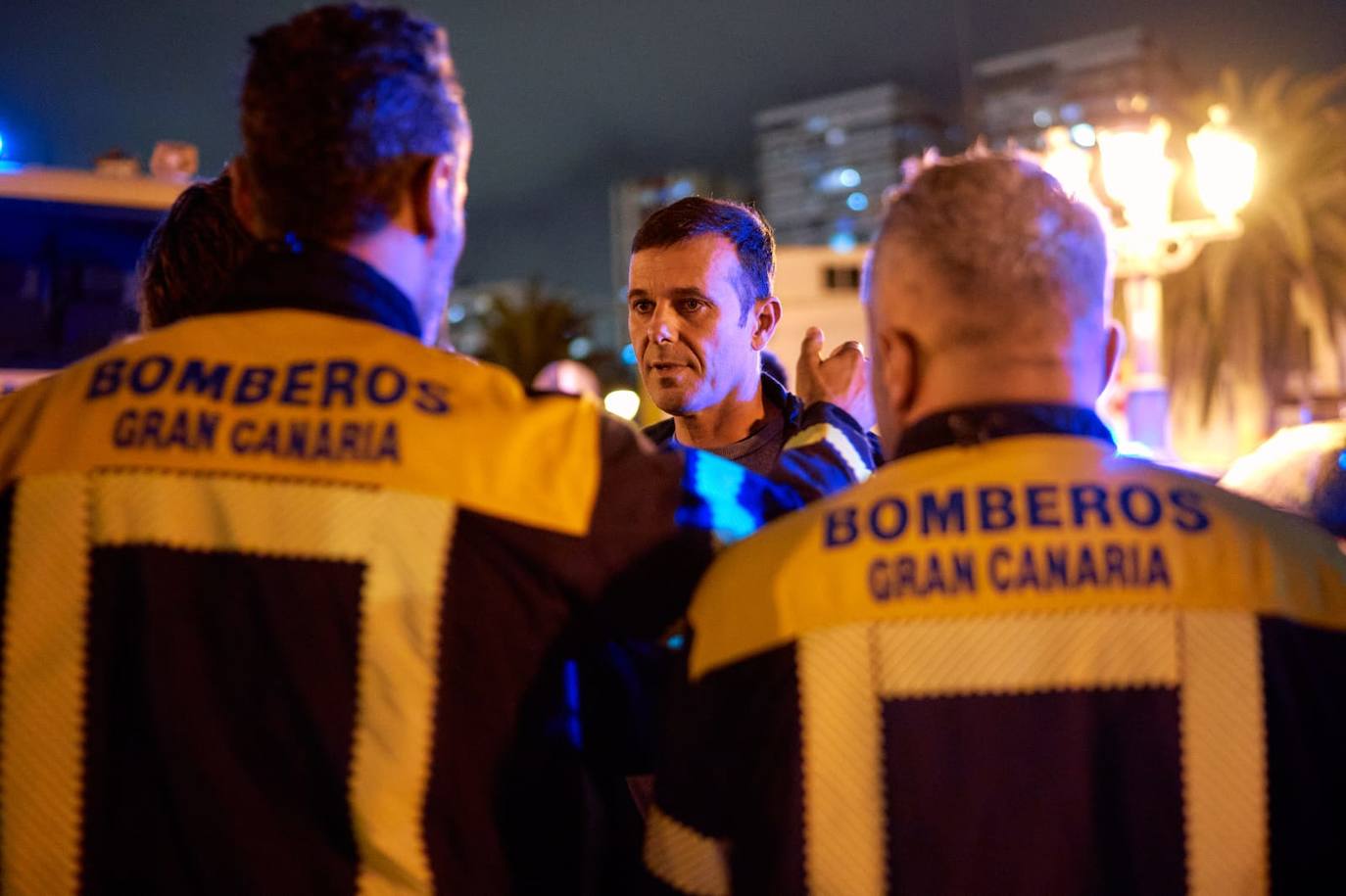 Fotos: Homenaje de los bomberos de Gran Canaria a su compañero Sánchez Cazón