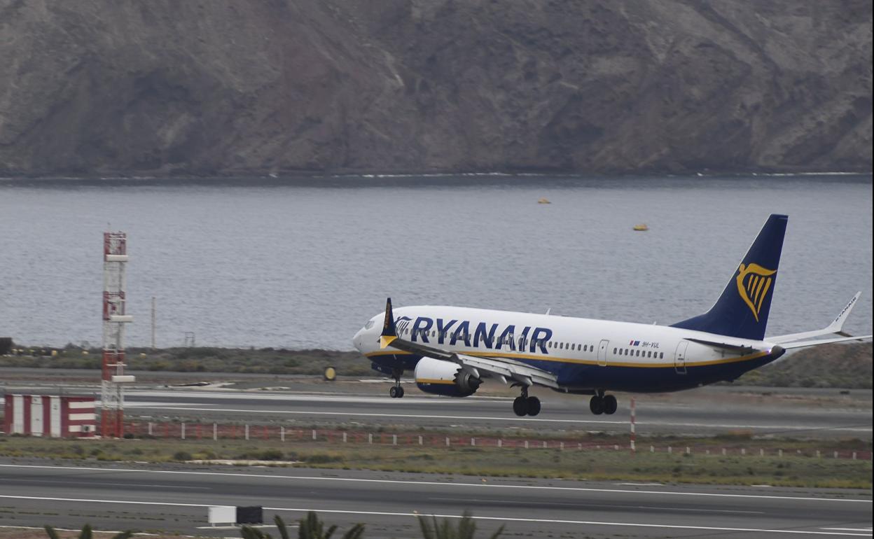 Canarias lleva tiempo batallando por una regulacion específica en el gravamen al tráfico aéreo, de manera que pueda quedar exenta por completo. 