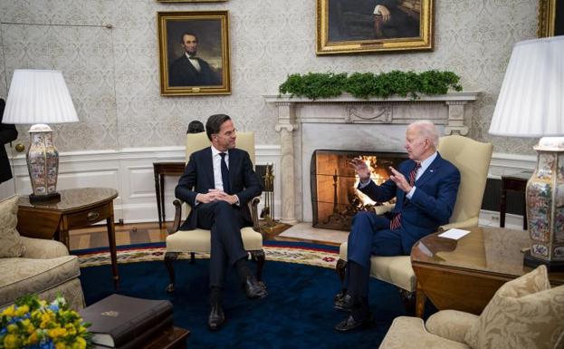 El primer ministro holandés, Mark Rutte, y el presidente estadounidense, Joe Biden, este martes en la Casa Blanca. 