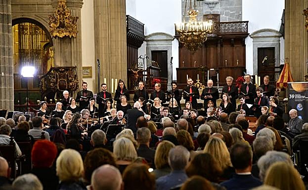 La 'Misa en Si menor' de Bach se adueñó este miércoles de la Catedral de Santa Ana, en la capital grancanaria