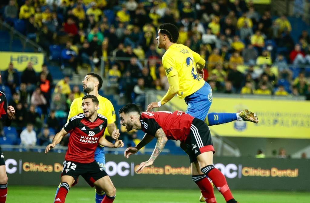 Fotos: UD Las Palmas - CD Mirandés, en imágenes