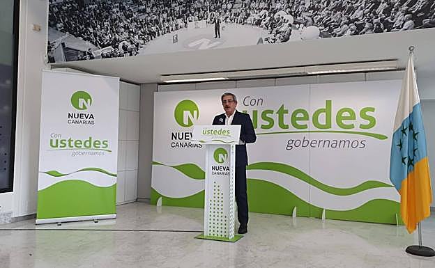 El presidente de Nueva Canarias, Román Rodríguez, durante la rueda de prensa. 