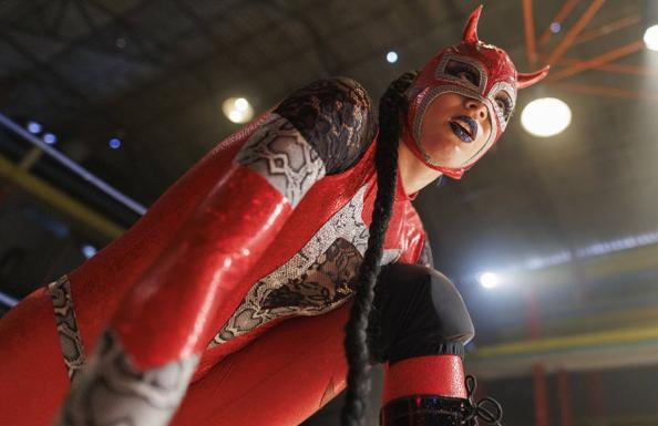 La lucha libre servirá para la reconciliación una madre con su hija. 