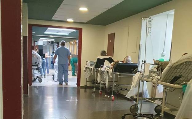 El Sindicato de Enfermería califica de «insostenible» el colapso de Urgencias del Insular