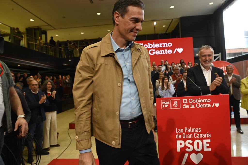 Fotos: El acto del PSOE liderado por Pedro Sánchez en el Auditorio Alfredo Kraus, en imágenes
