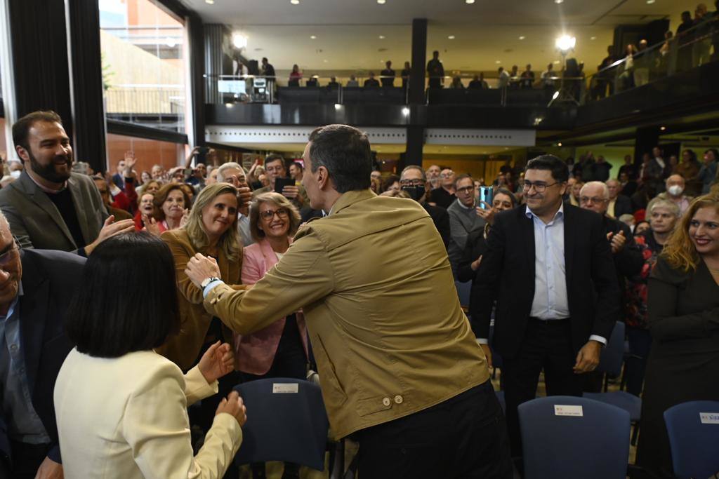 Fotos: El acto del PSOE liderado por Pedro Sánchez en el Auditorio Alfredo Kraus, en imágenes