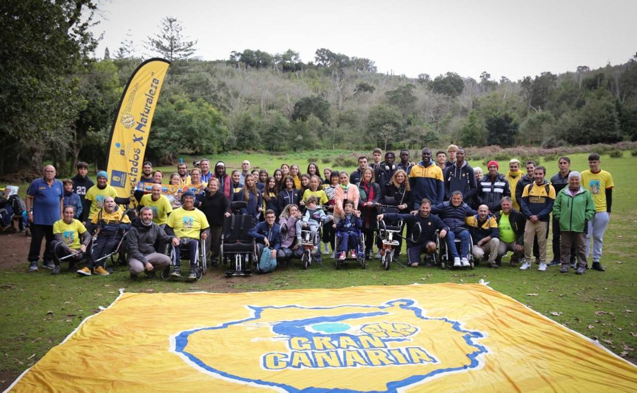 El Granca durante la sesión de senderismo inclusivo. 