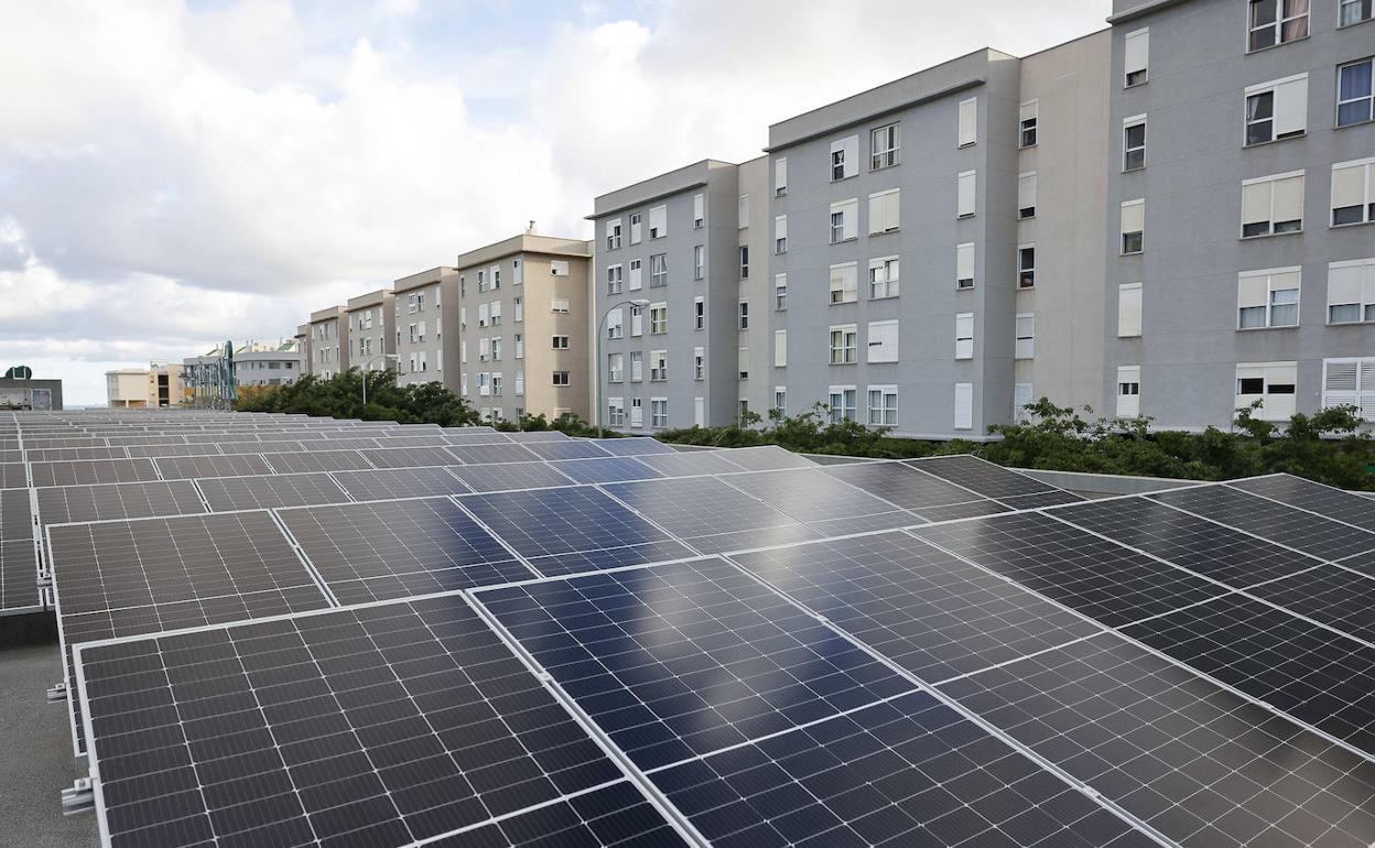 Instalación fotovoltaica ubicada en la tienda HiperDino de Siete Palmas. 