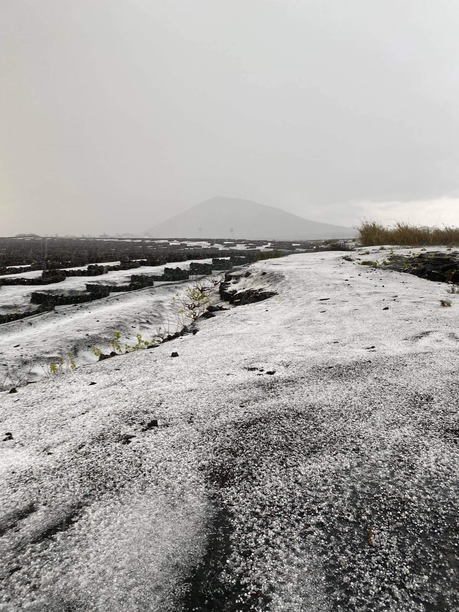 El Fenómeno Convectivo Que Alerta A Canarias Llena La Geria De Granizo ...