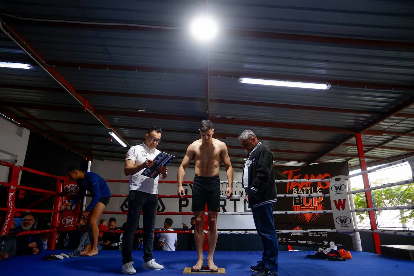 Fotos: Pesaje para la primera velada de boxeo de 2023 en Gran Canaria