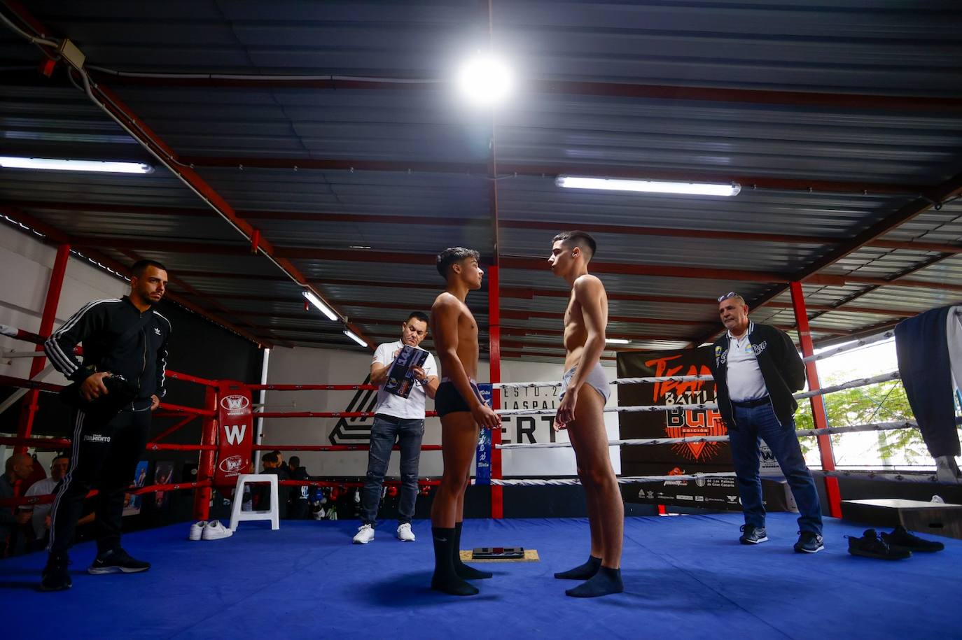 Fotos: Pesaje para la primera velada de boxeo de 2023 en Gran Canaria