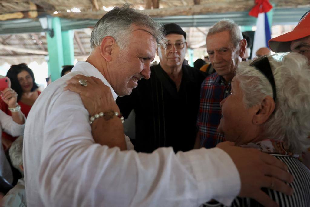 El presidente de Canarias, Ángel Víctor Torres, durante la primera jornada de su visita a Cabaiguán, Cuba