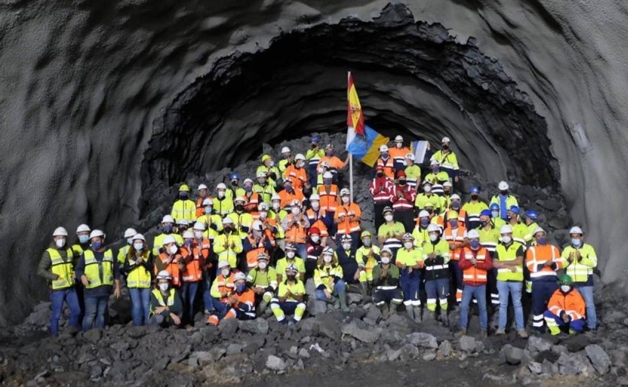 Roque Aldeano denuncia el despido de trabajadores en la carretera de La Aldea