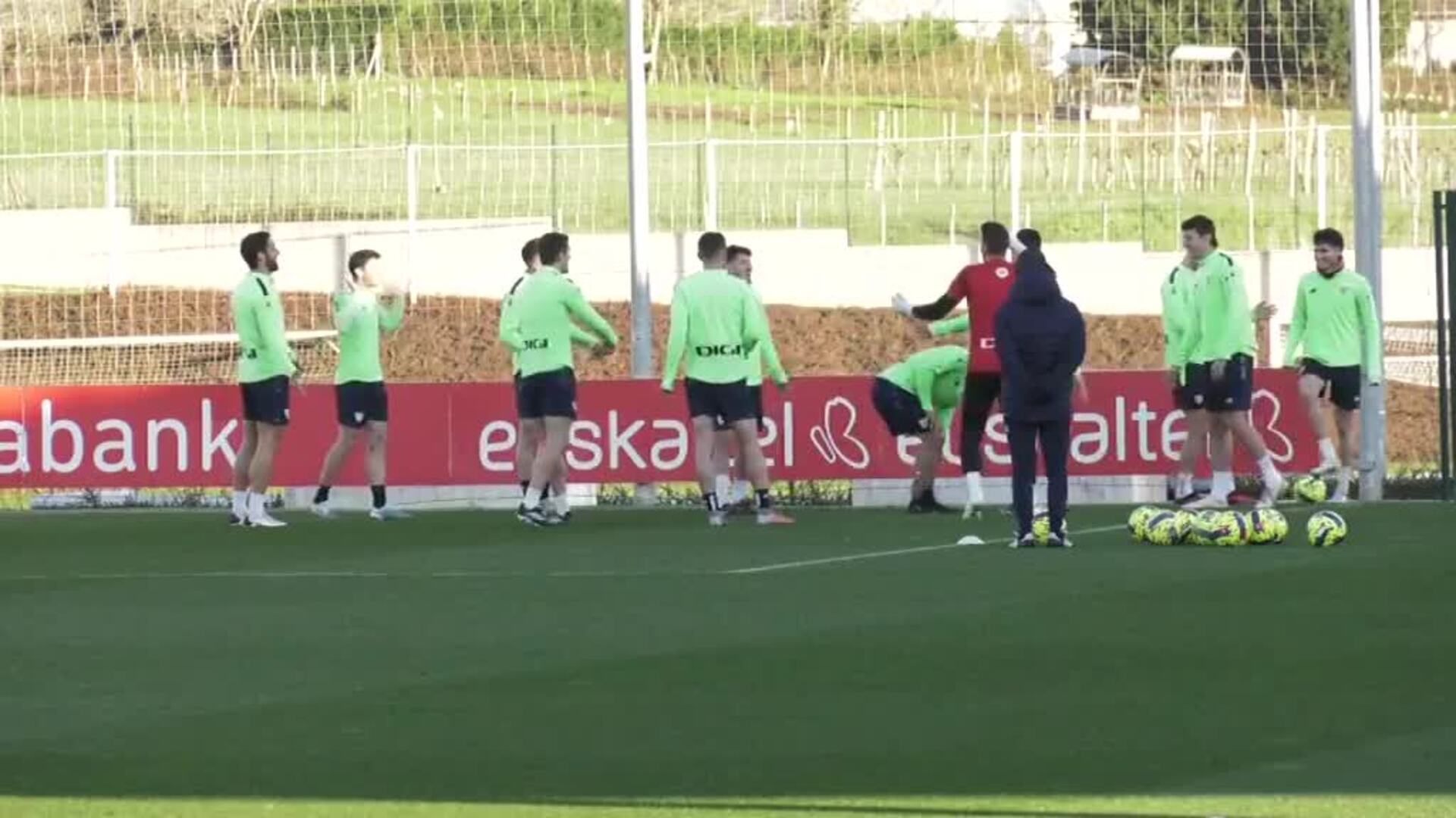 El Athletic ya prepara el partido de Liga de este sábado en Mestalla a las 21:00 horas