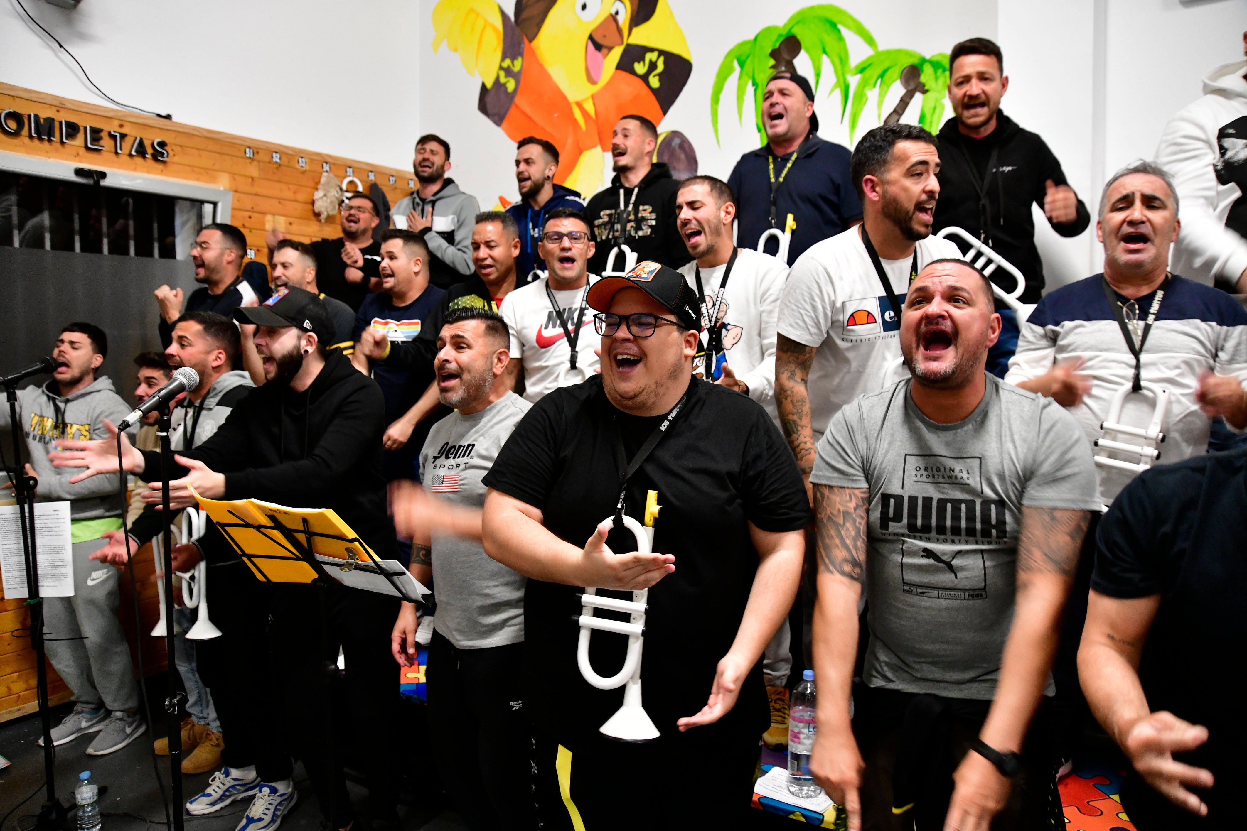 Fotos: La murga Los Twittys van «a por todas»