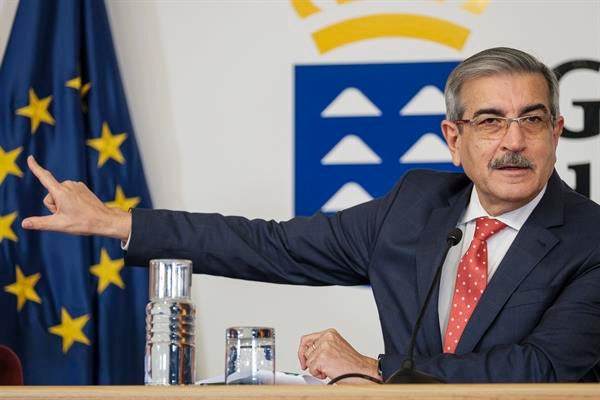 El vicepresidente del Gobierno de Canarias y consejero de Hacienda, Román Rodríguez, ha presentado este viernes los últimos datos disponibles sobre el PIB de las islas