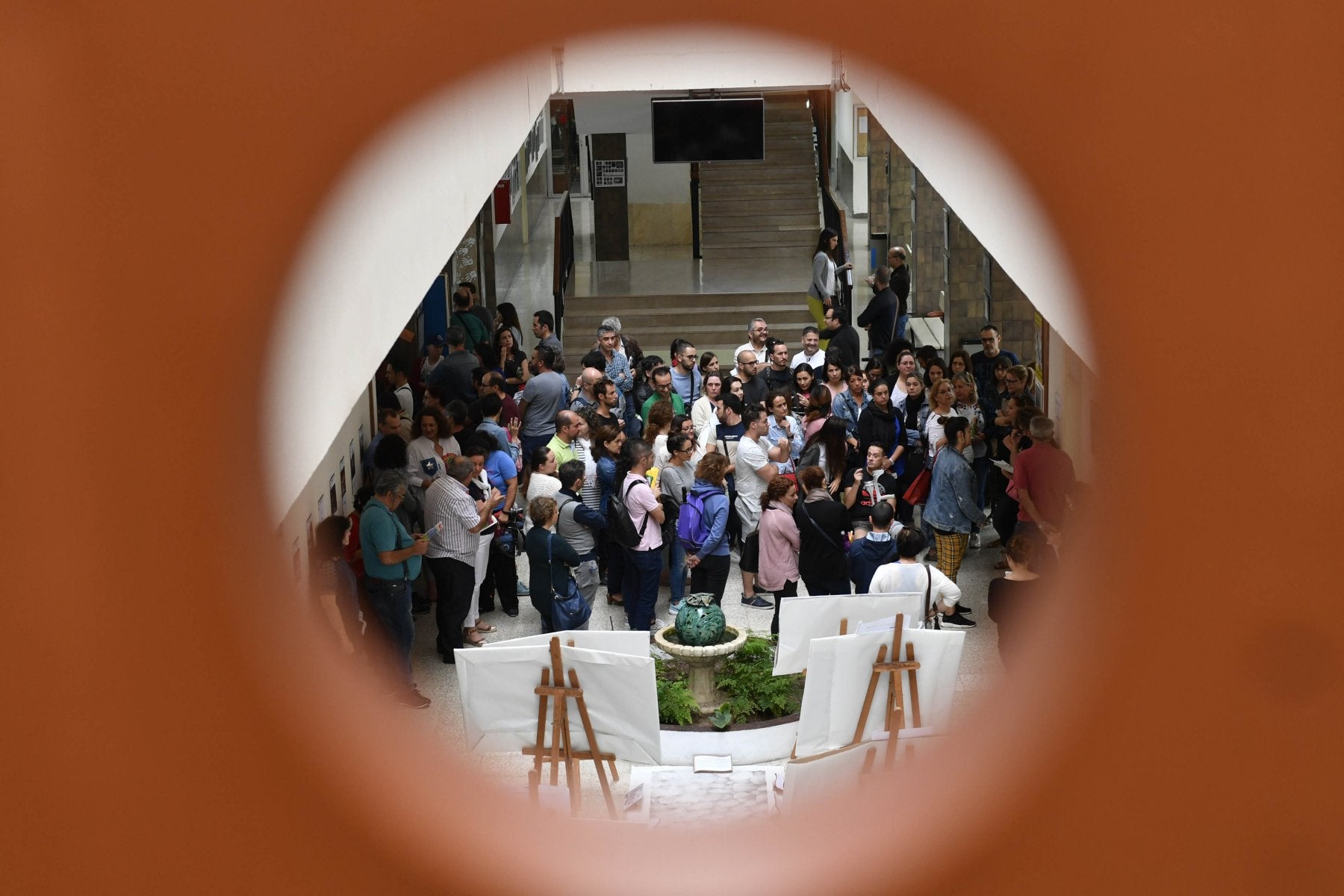 Foto de archivo de aspirantes a unas oposiciones de Educación en la capital grancanaria. 