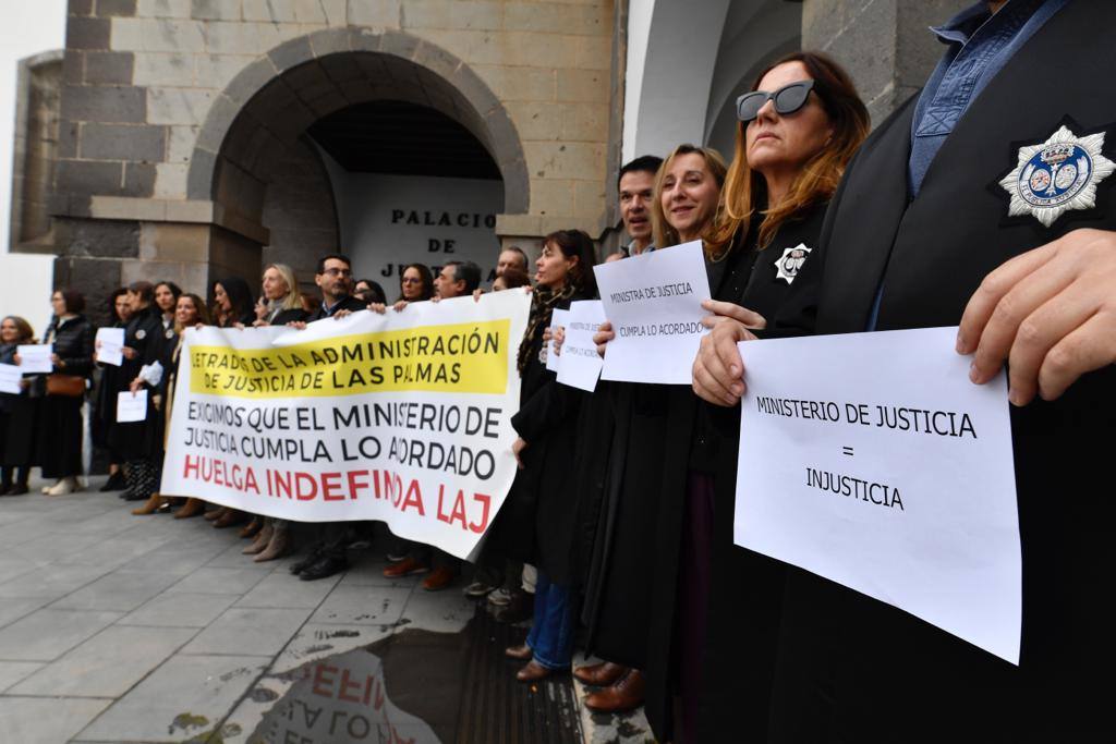 Fotos: Los letrados de la administración de Justicia siguen firmes en su protesta
