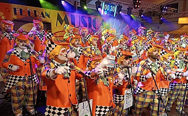 Otra de las murgas que competirán este viernes. 