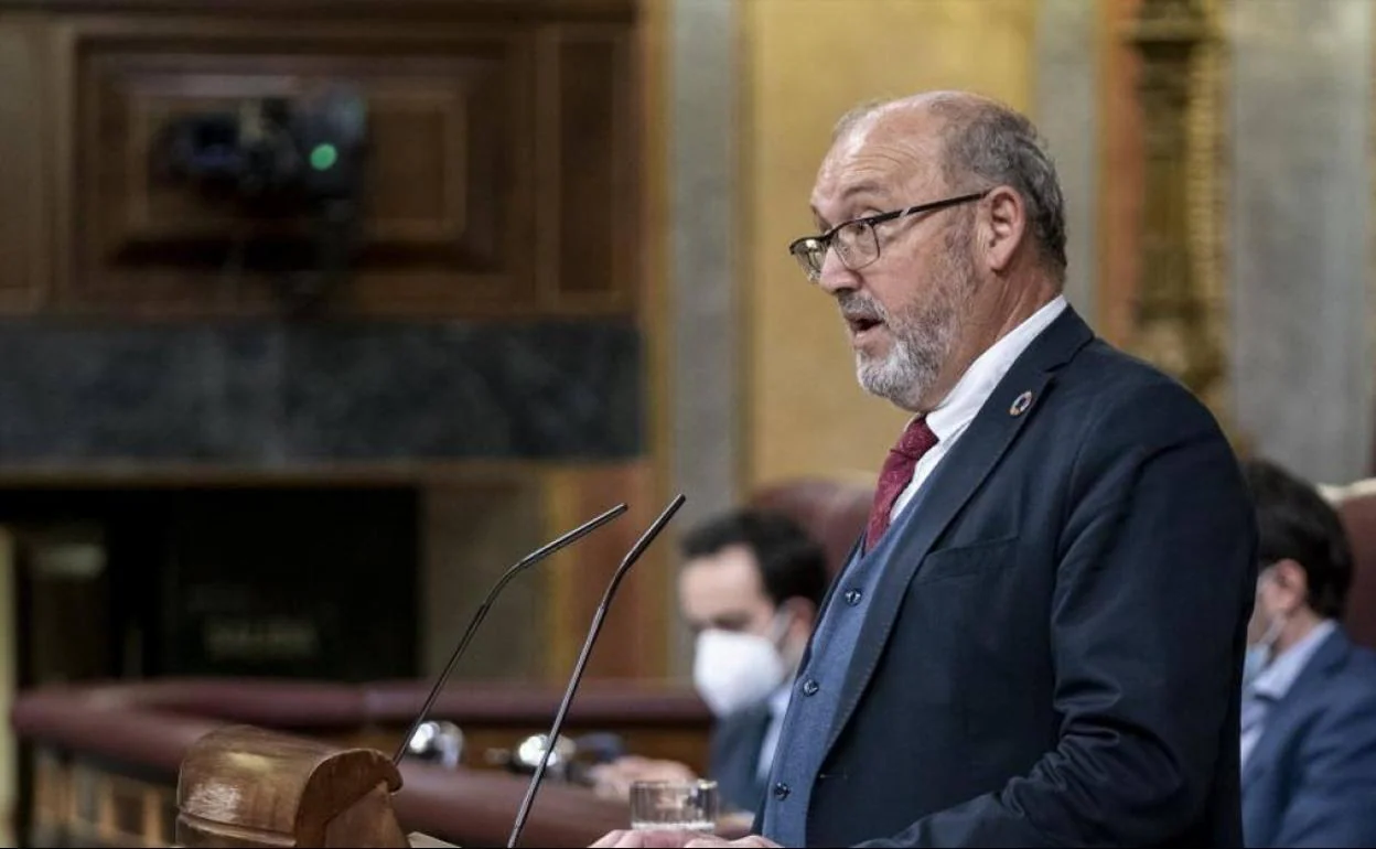 El exdiputado Juan Bernardo Fuentes, en el Congreso de los Diputados durante el año pasado. 