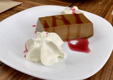 Imagen secundaria 1 - Natilla de galleta con caramelo, Flan de café y yogur griego con frutos secos y mil de palma