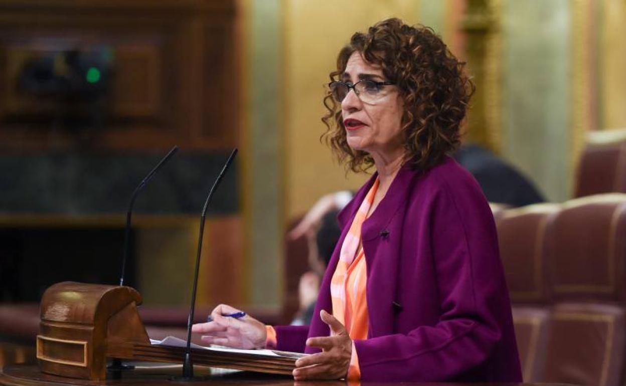 La vicesecretaria general del PSOE, María Jesús Montero en la sesión plenaria en el Congreso de los Diputados 