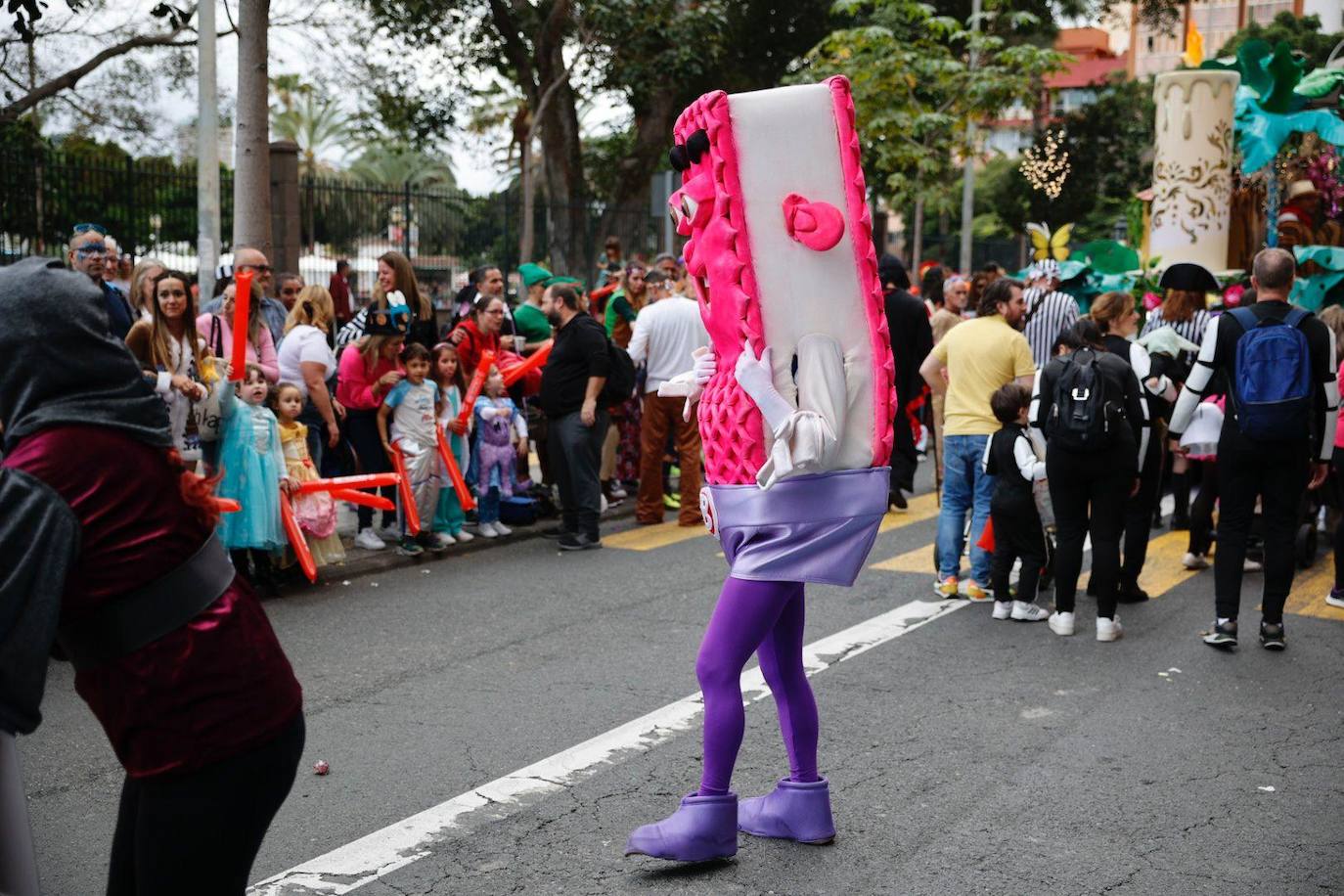 Fotos: Los más pequeños se lo pasaron en grande en la cabalgata infantil