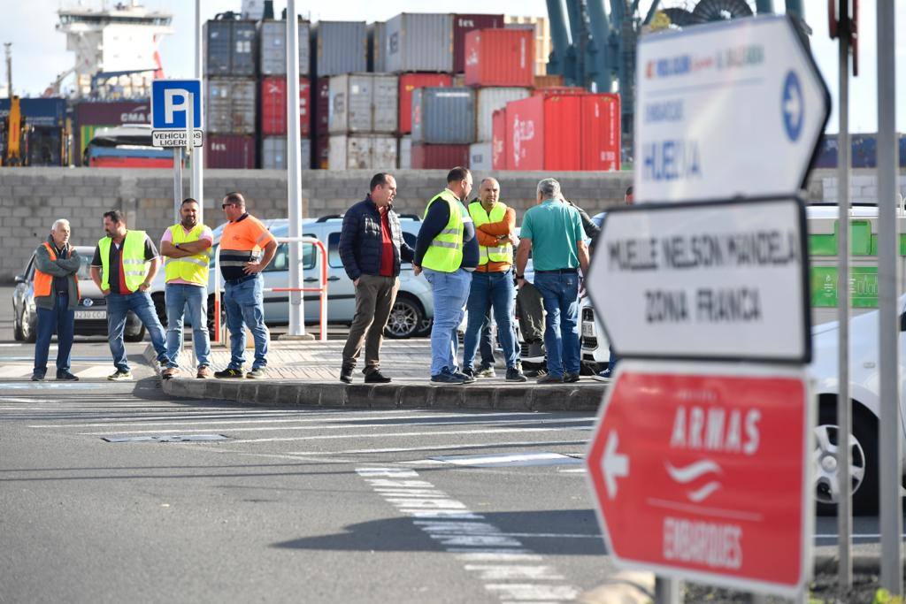 Piquetes informativos paran camiones en La Luz el primer día del paro del transporte